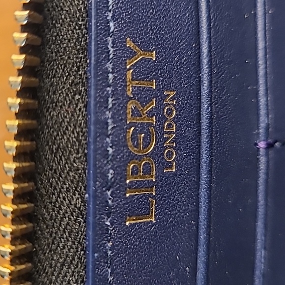 Liberty of London Iphis Continental wallet - Picture 7 of 11
